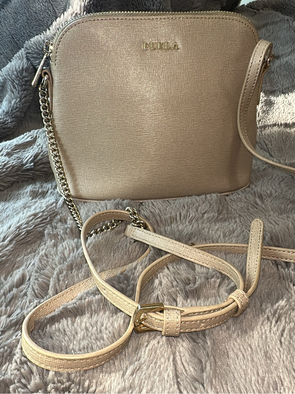 Furla Beige/khaki Saffiano Crossbody Bag with Gold Hardware. 6x8.5 (bags26)
